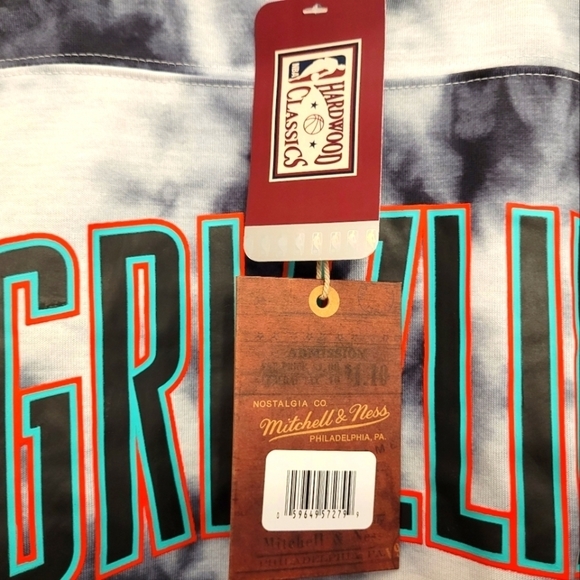 90's  Women's Tie-Dye Cropped T-Shirt - Vancouver Grizzlies (Large) - Picture 5 of 5